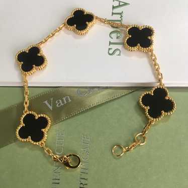 Women Gold Black Clover Bracelets - image 1