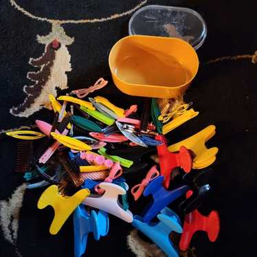 Vintage Assortment of Plastic Hair clips