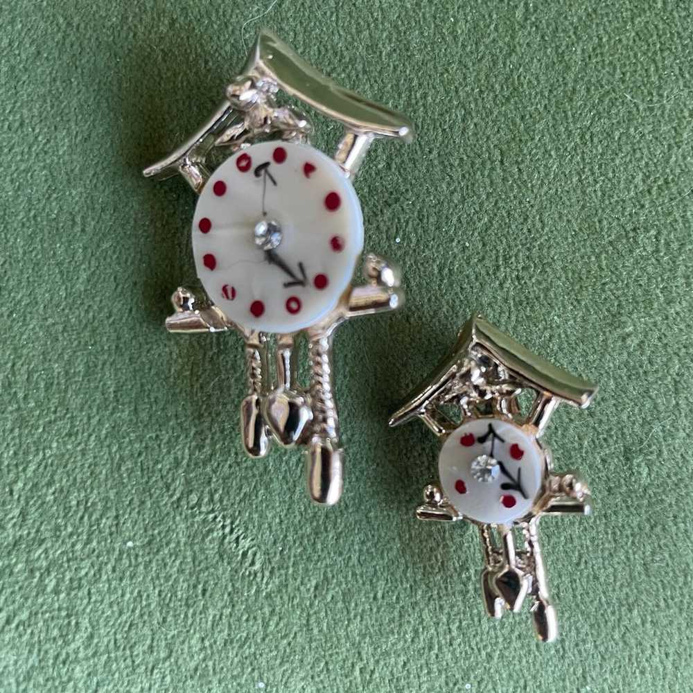 Pair of vintage cuckoo clock pins/brooches. - image 2