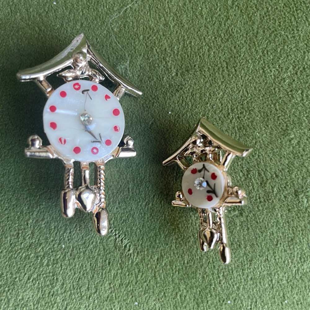 Pair of vintage cuckoo clock pins/brooches. - image 9