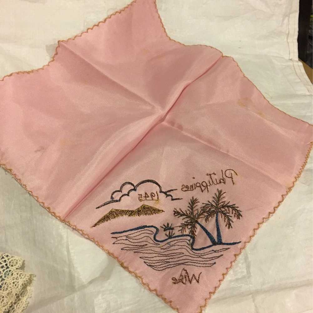 2 Vtg 1945 Blue Lace & Pink Hankerchiefs - image 11