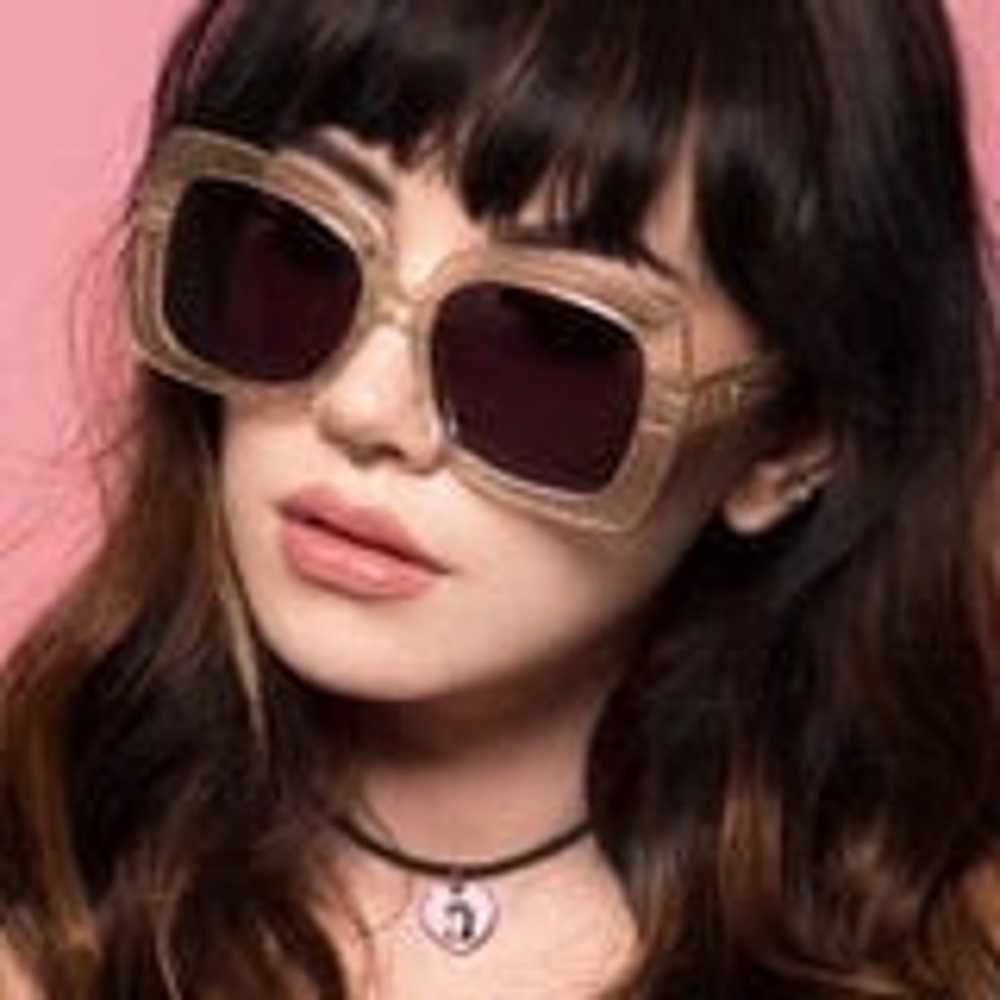 Betty and Veronica clear plastic sunnies - image 5