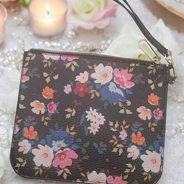 Floral vintage Steve Madden wristlet bag