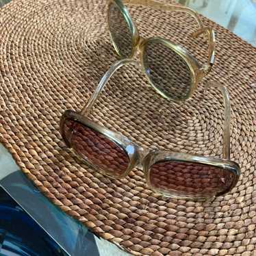 1960s retro vintage sunglasess