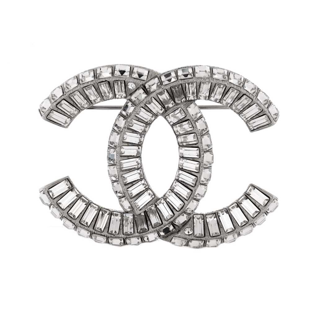 CHANEL CC Brooch - image 1