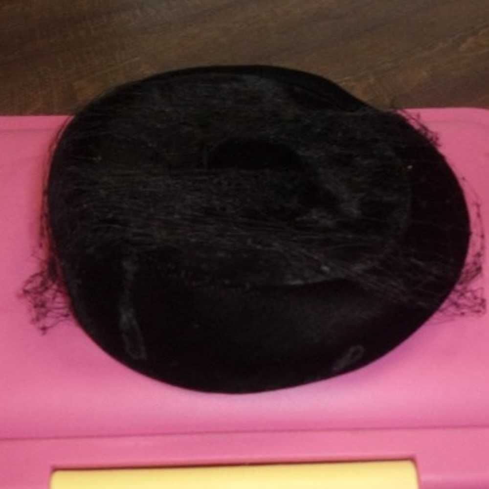 Vintage ladies hat black velvet netting - image 1