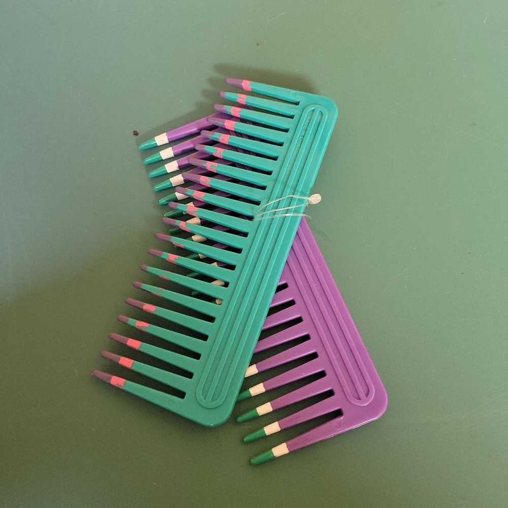 vintage hair combs - image 2