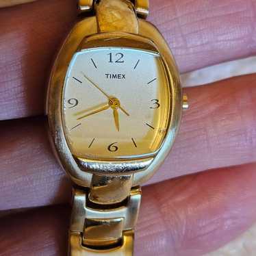 VINTAGE LADIES TIMEX