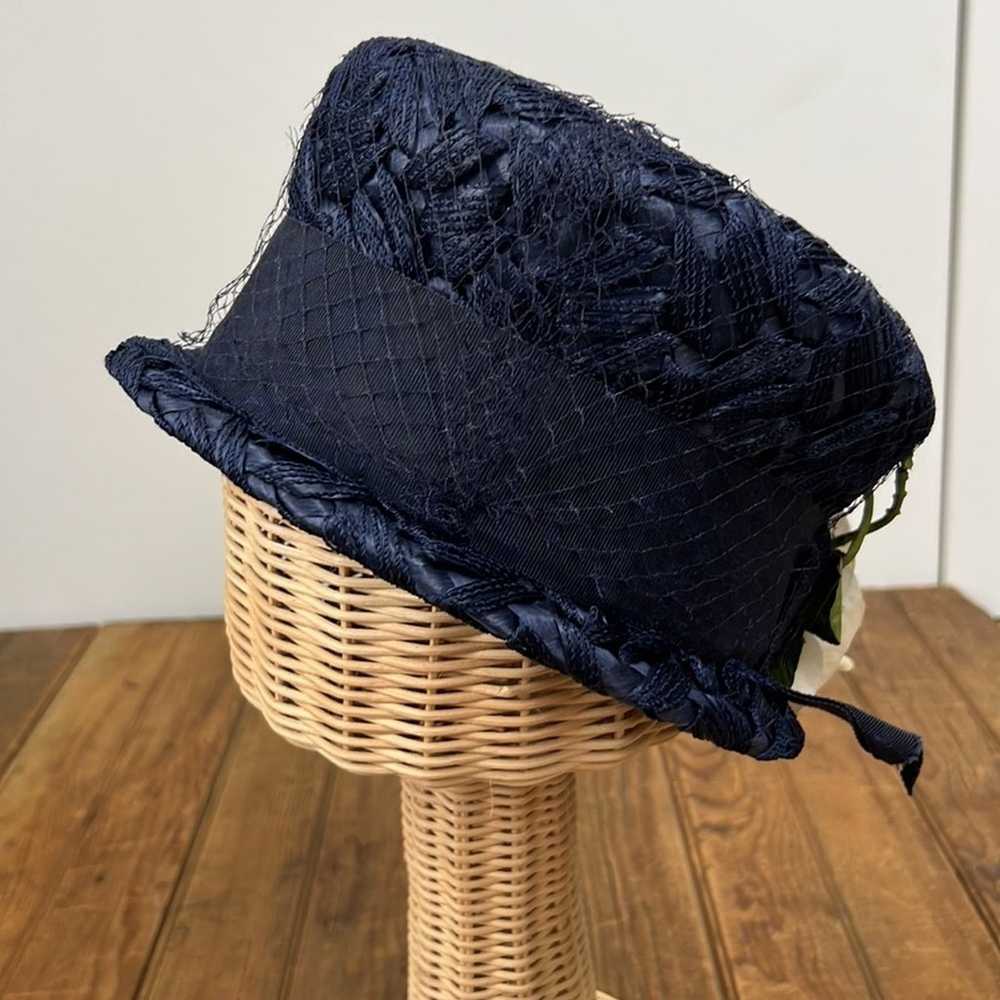 Vintage ladies woven bucket hat  navy floral - image 4