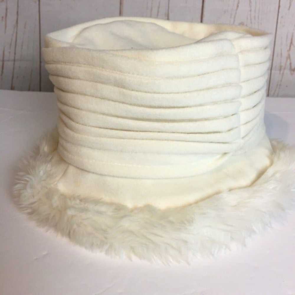 Warm Ivory Pleated Faux Fur Bucket Hat womens Win… - image 6