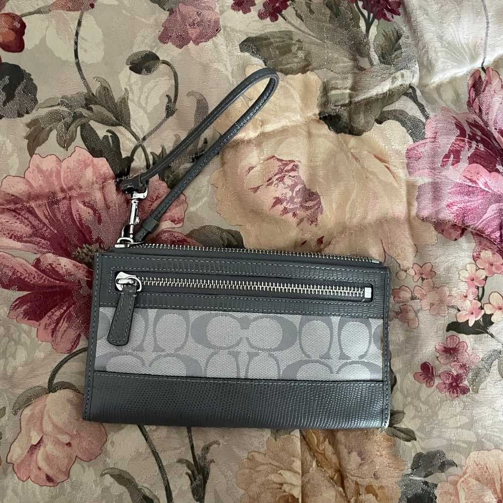 VINTAGE Coach Wristlet - image 3