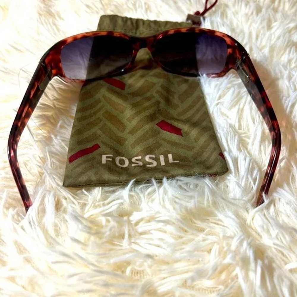 Fossil vintage sunglasses for women - image 4