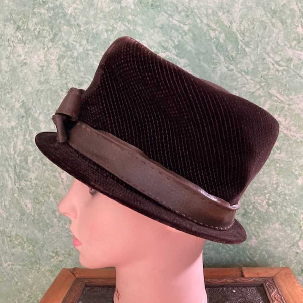 VINTAGE steampunk style brown velvet hat, 19" cir… - image 2