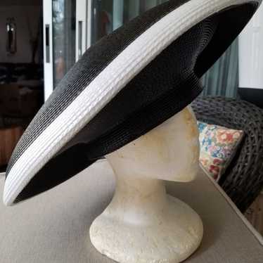 bundle of 2 vintage hats