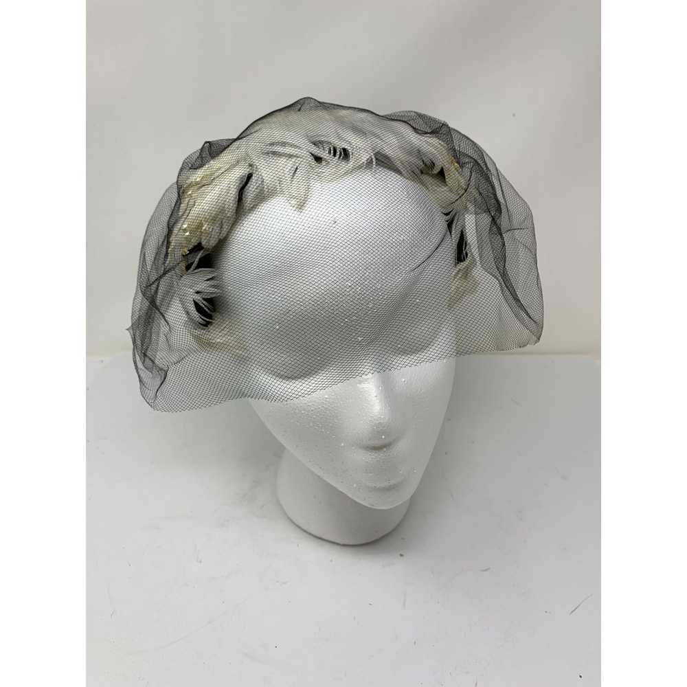 Vintage Feather and Mesh Fascinator Hat Black Whi… - image 2