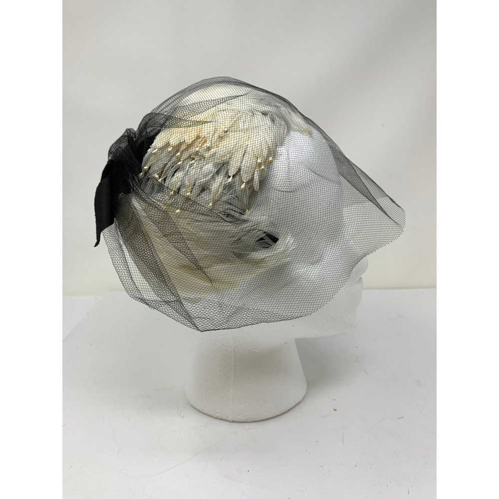 Vintage Feather and Mesh Fascinator Hat Black Whi… - image 4