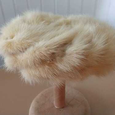 Vintage Hahne + Company White Fur Pill Box Hat 19… - image 1