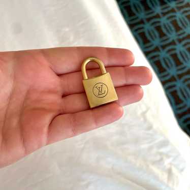 Louis vuitton factory luggage lock key