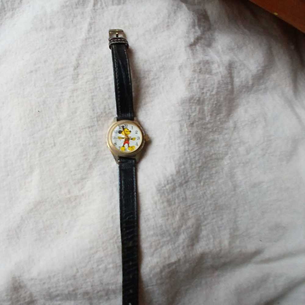 VINTAGE  MICKEY  MOUSE WATCH - image 5