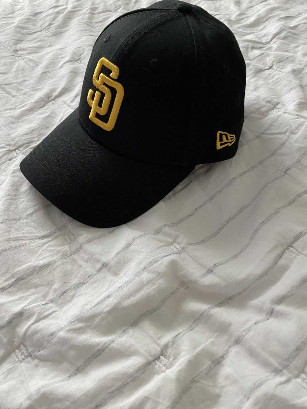 New Era San Diego Padres Team Classic Snap Back H… - image 1