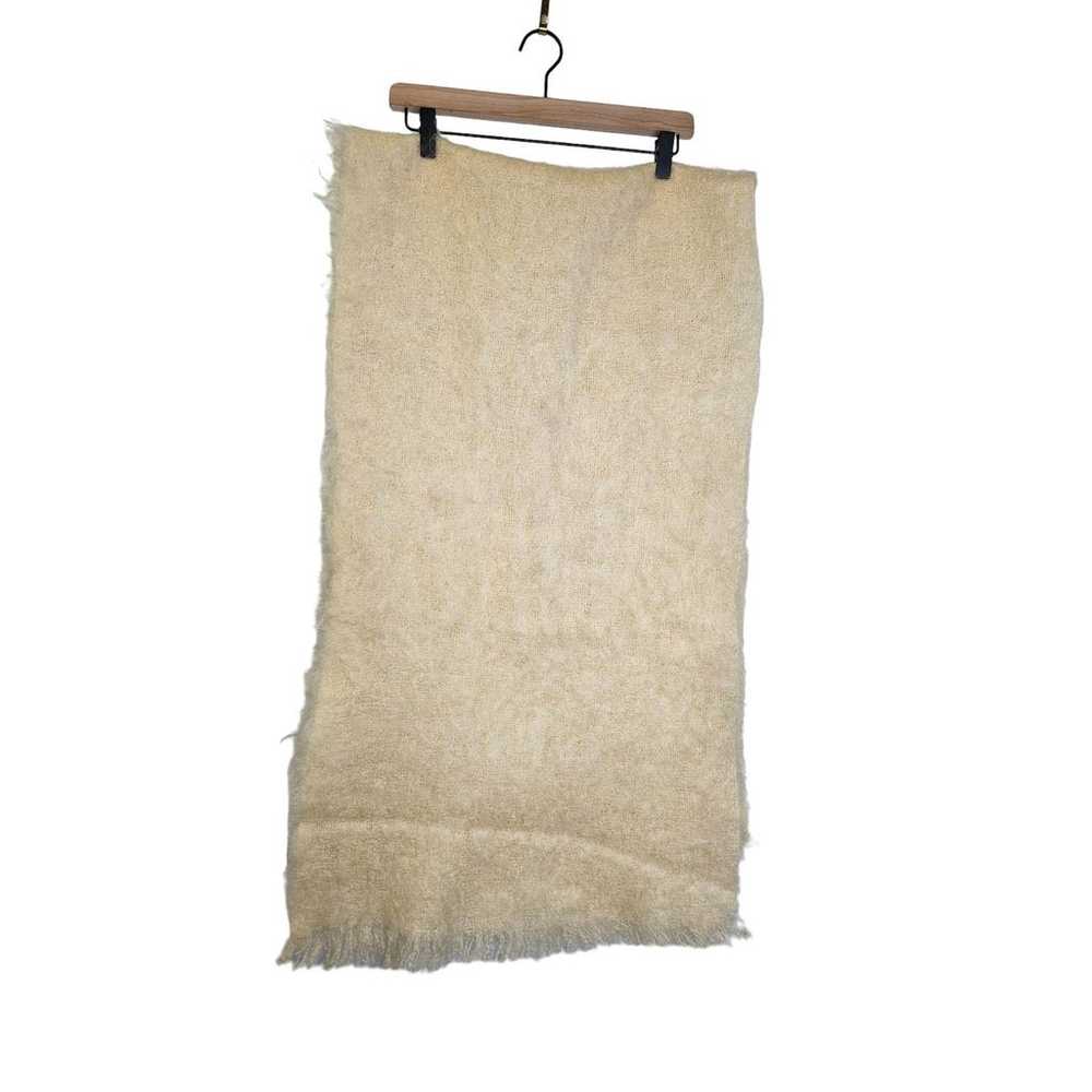 Vintage Ivory Cream Fuzzy Mohair Scarf Classic Wa… - image 2