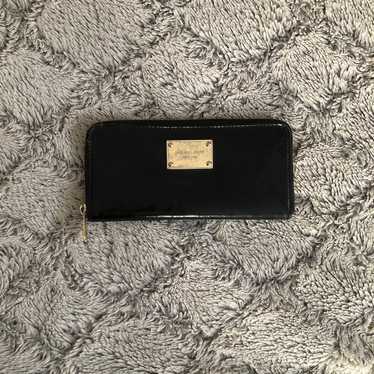 black Michael Kors wallet