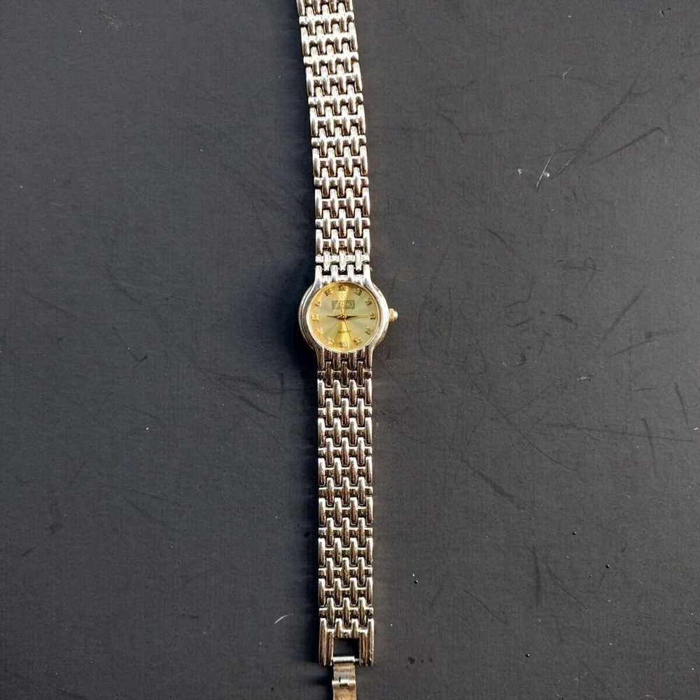 Working Vintage Women's Quartz Watch - image 1