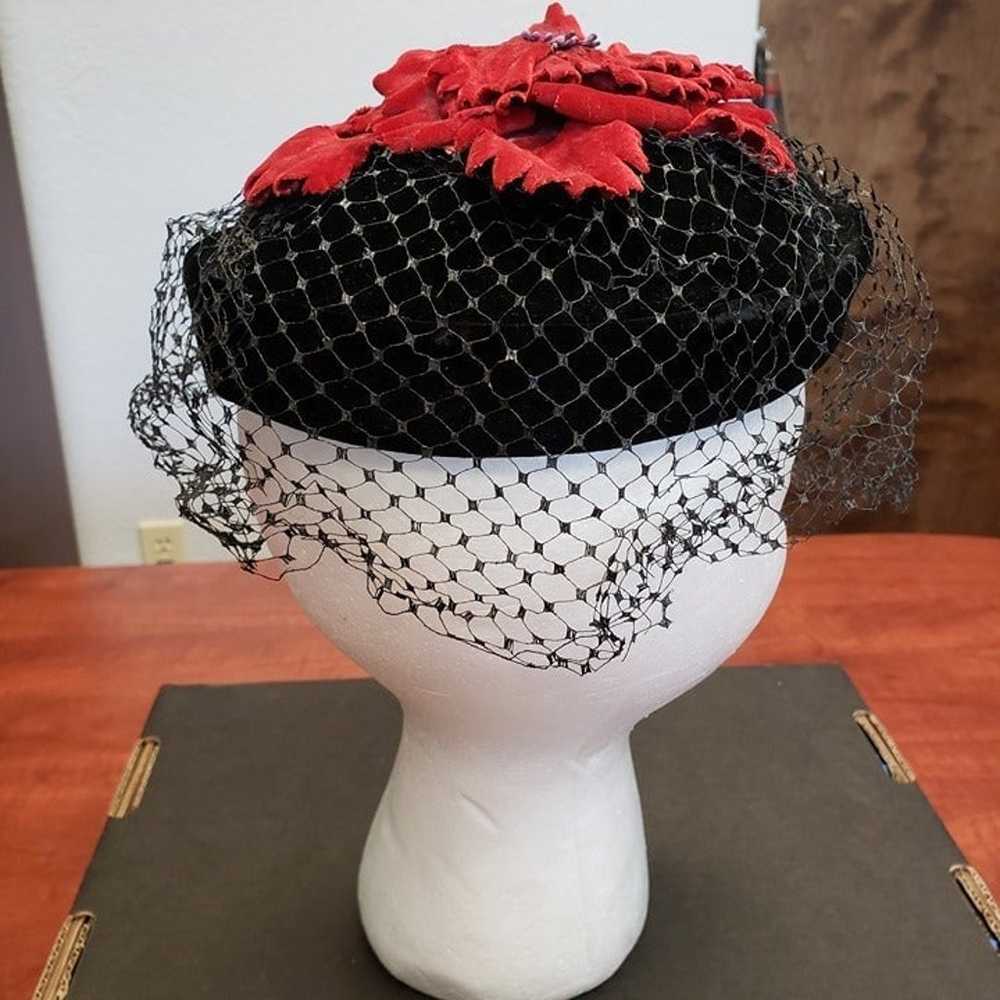 Vintage Black Velvet Hat with Red Leaf Cluster on… - image 7