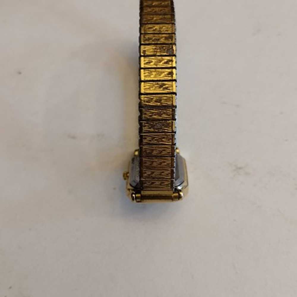 Working Vintage Women's Timex Quartz Watch - image 3