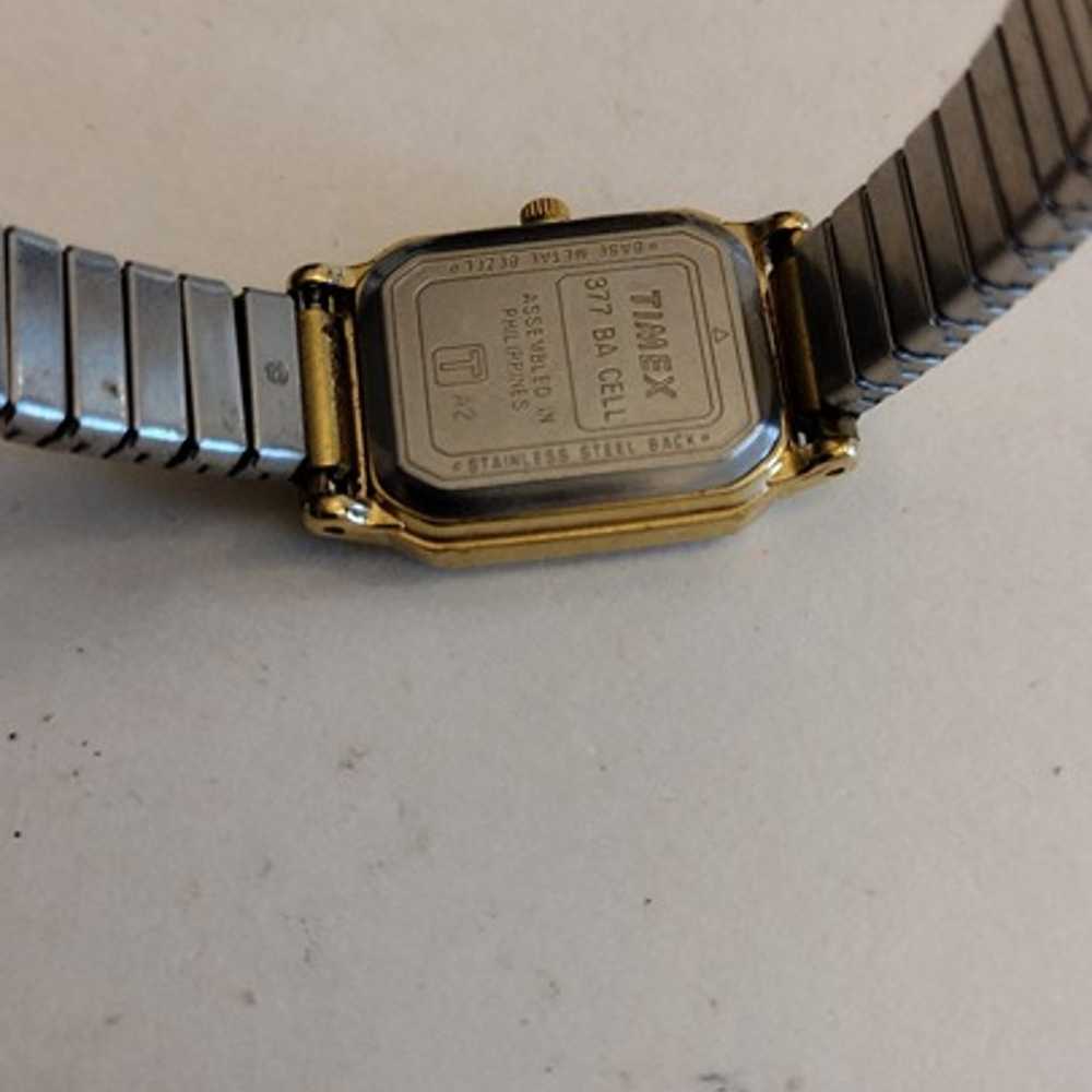 Working Vintage Women's Timex Quartz Watch - image 6