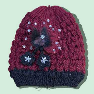 [0] Ladies' knit beanie, cute and casual