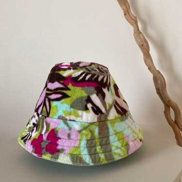 Vintage hat with floral botanical pattern. - image 1