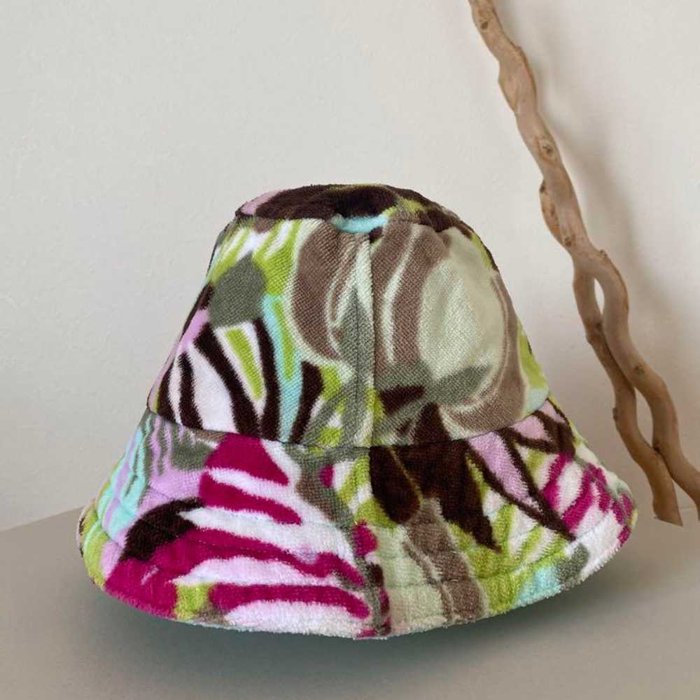 Vintage hat with floral botanical pattern. - image 4