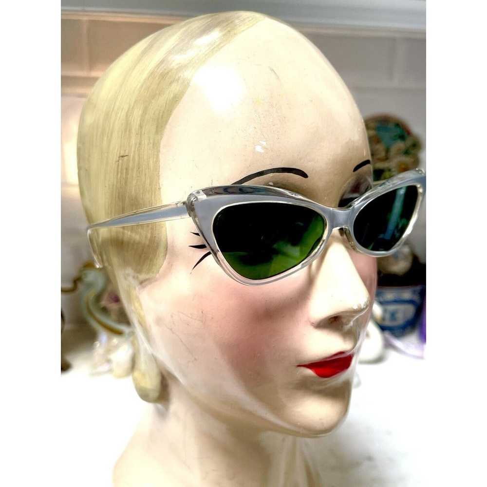 1950’s 1960’s Vintage Cat eye Gray Sunglasses Pea… - image 5