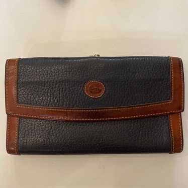 Dooney and Bourke wallet