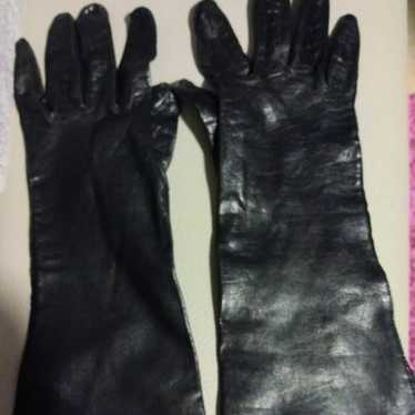 Black leather gloves