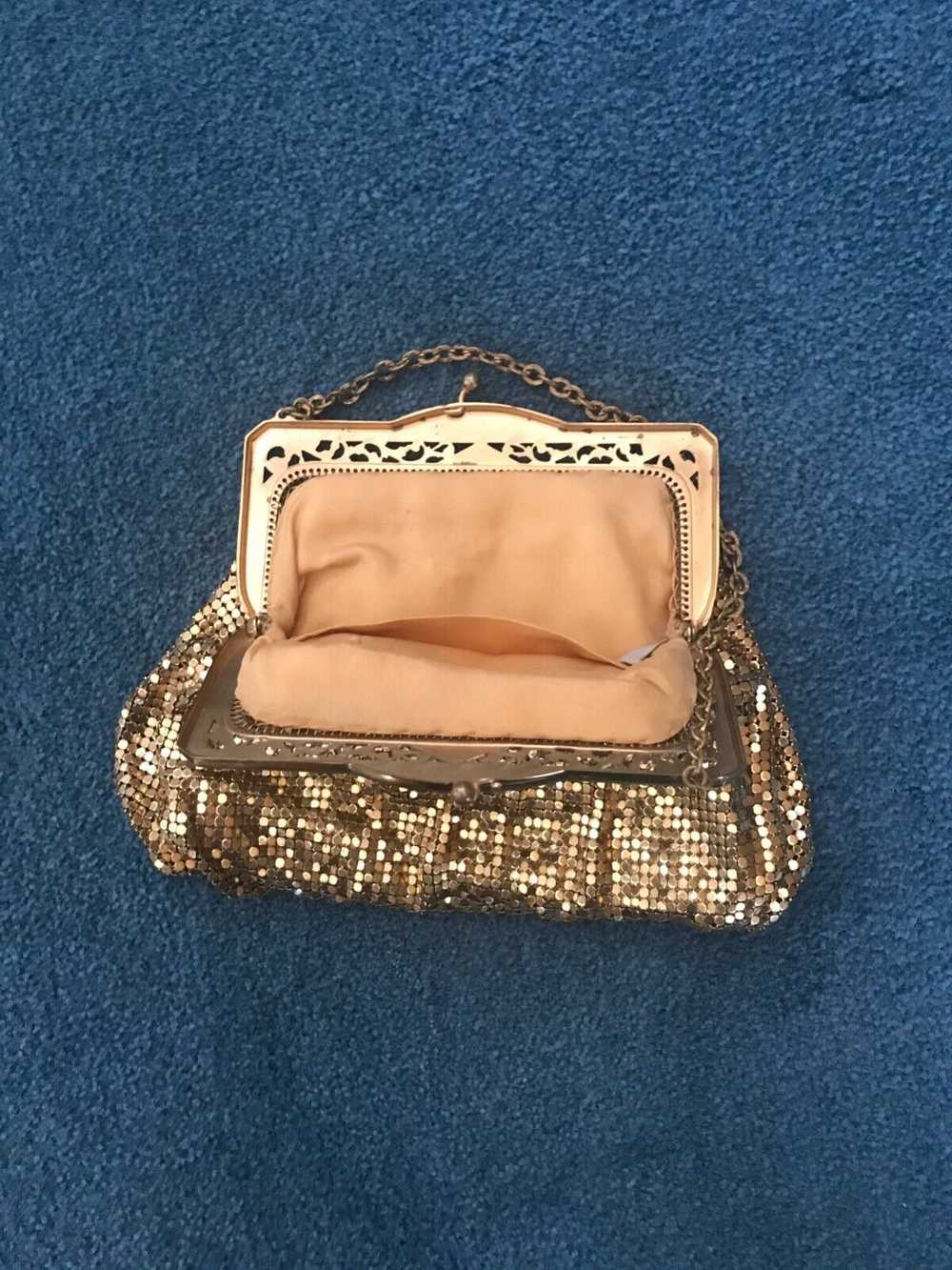 Vintage1950s Whiting & Davis GoldTone Mesh Clutch… - image 3