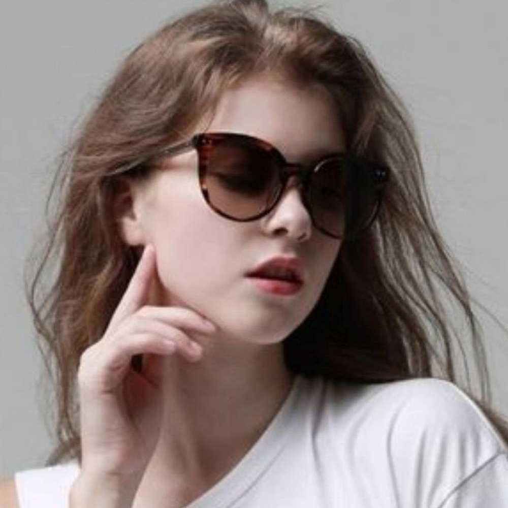 Bottega Veneta Sunglasses - image 3