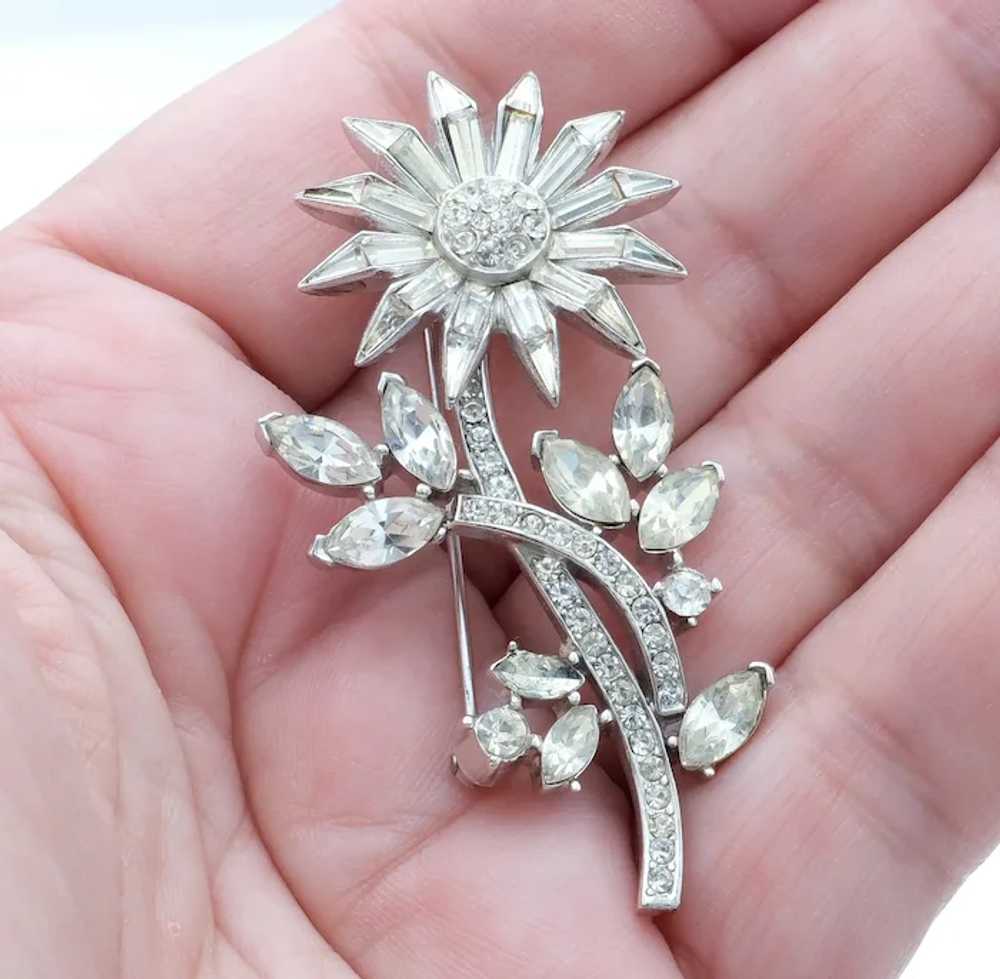 HOLD Vintage Trifari Rhinestone Flower Brooch Ele… - image 4