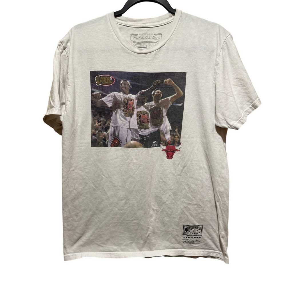 Mitchell & Ness Chicago Bulls T Shirt Mitchell an… - image 1