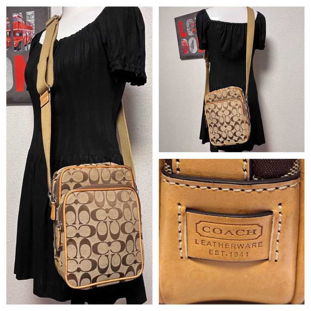 Coach☆Signature Shoulder Bag - image 5