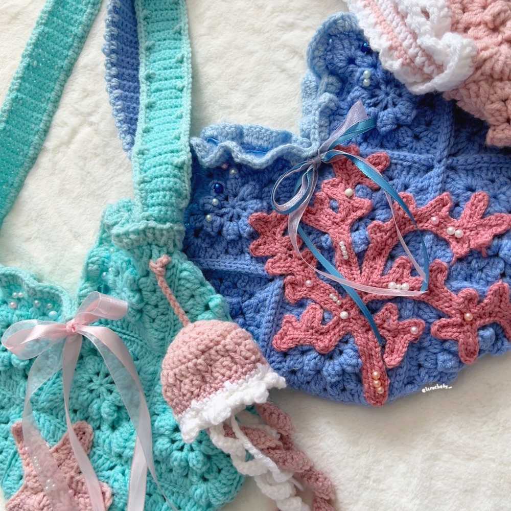 Crochet coral reef bag - image 4