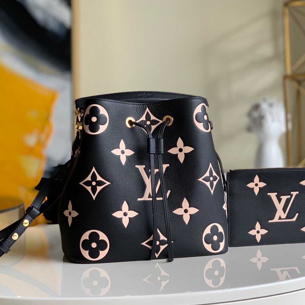 Louis Vuitton Shoulder Bag - image 1