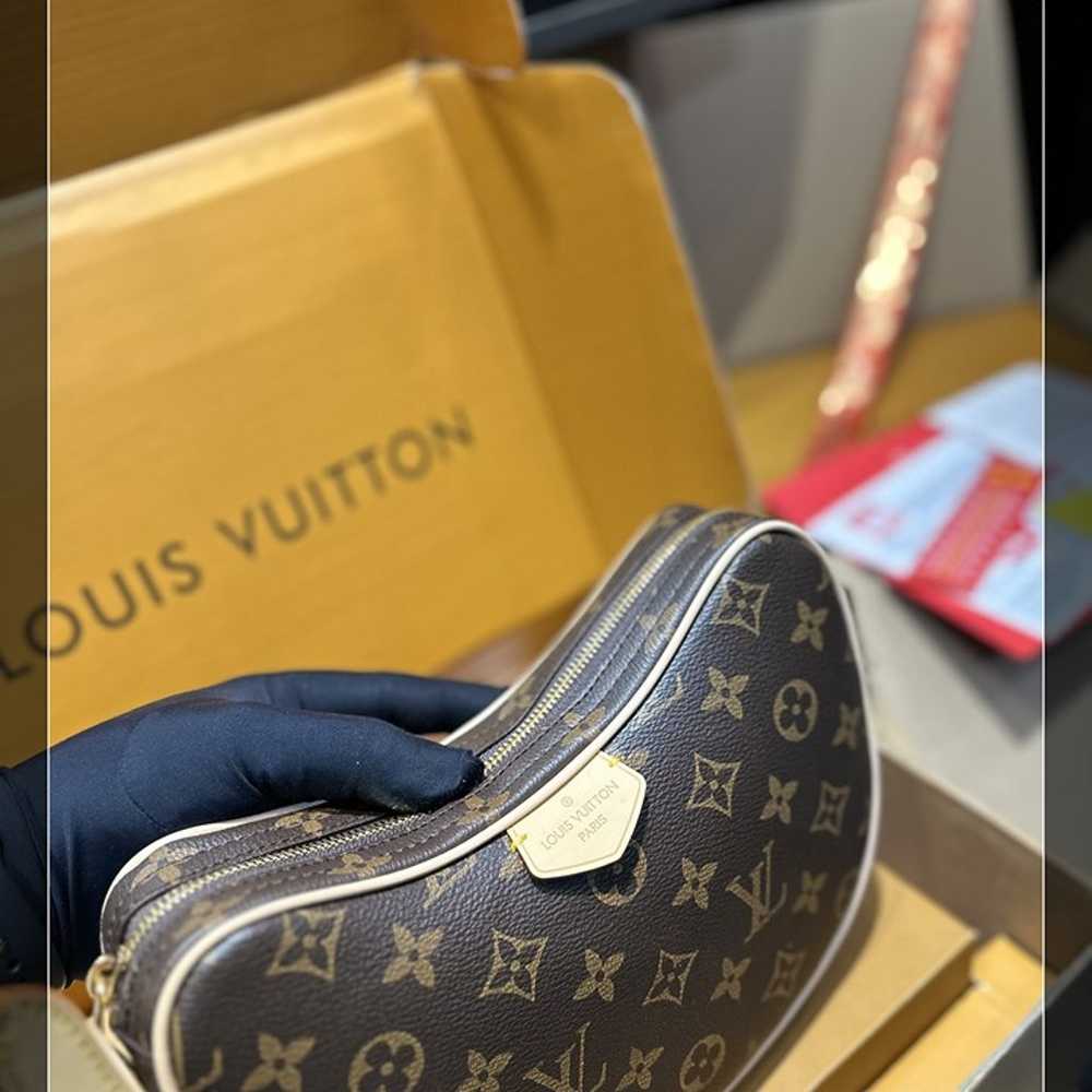 Louis Vuitton Shoulder bag - image 4