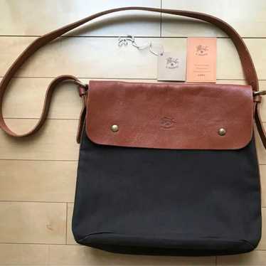 IL BISONTE Shoulder Bag