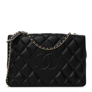 CHANEL Lambskin Quilted Medium Diamond CC Flap Bla