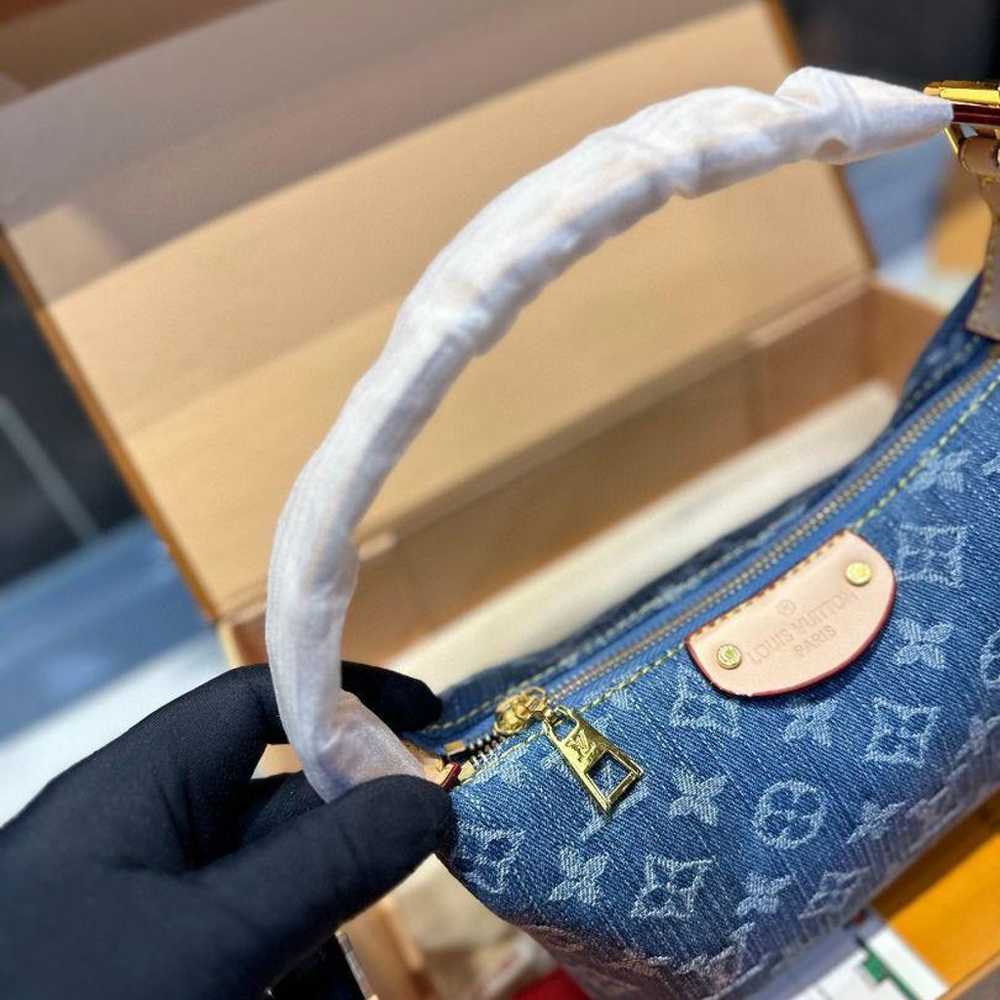 Brand new Louis Vuitton handbag. - image 3