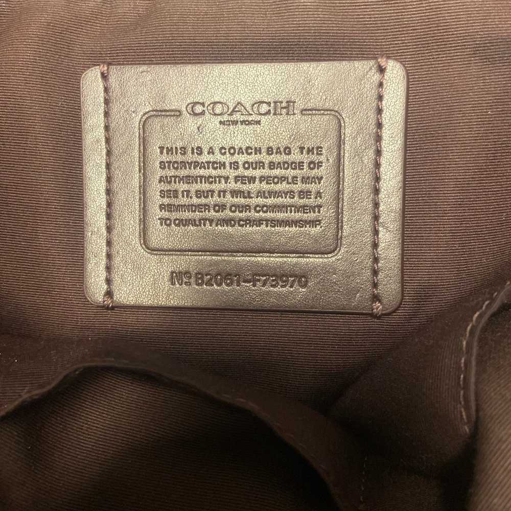 Coach - image 3