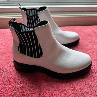 Mix No. 6 Gwenda Chelsea Boot White and Black Siz… - image 1