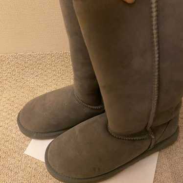 UGG sheepskin boots gray size 8